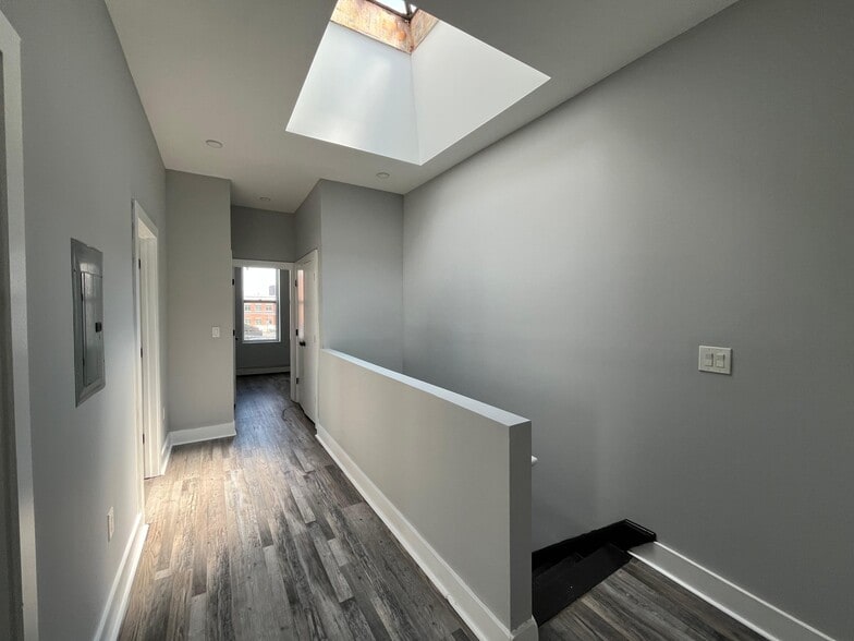 Building Photo - 61 Orient Ave