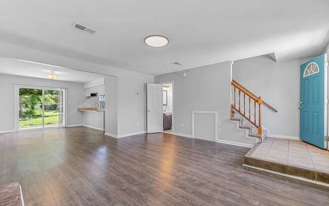 Building Photo - 1308 Mikie Ct