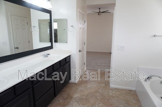 Building Photo - 3263 S Miller Dr