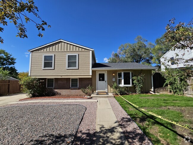 Building Photo - 124 N Brentwood Dr