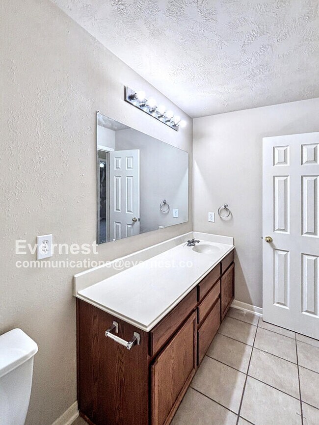 Building Photo - 8002 Arapahoe Ridge Ln