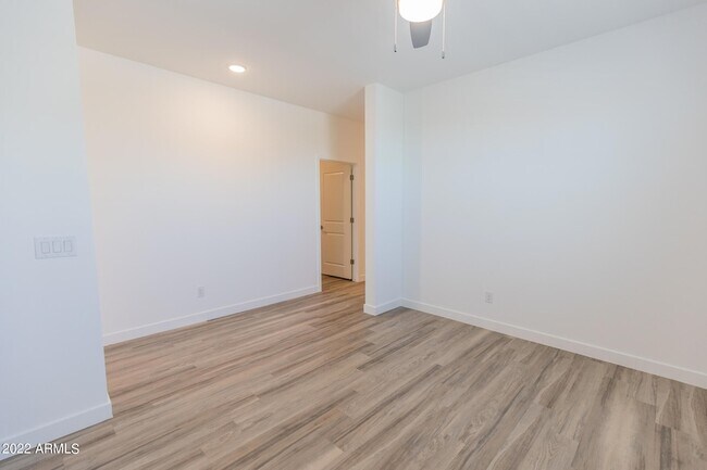 Building Photo - 16928 W Diana Ave