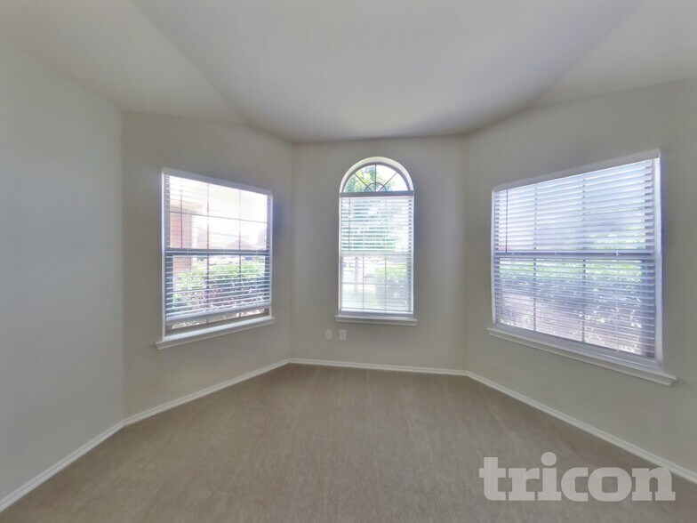 Building Photo - 8621 Sagebrush Trail