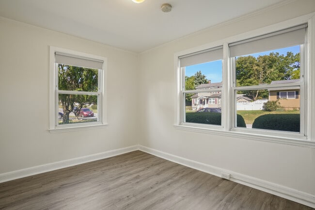 Building Photo - 221 Hunyadi Ave