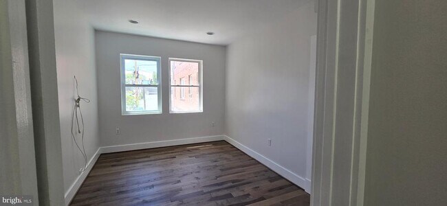 Building Photo - 1409 G St NE