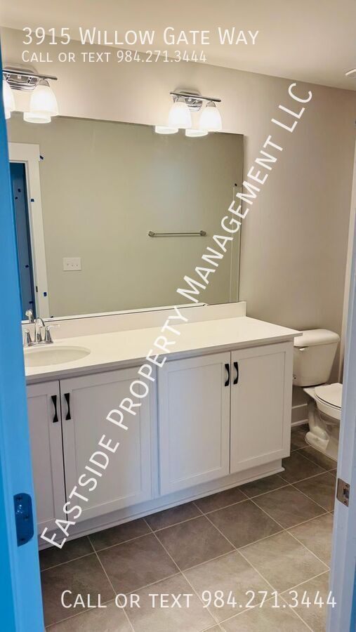 Building Photo - 3915 Willow Gate Wy