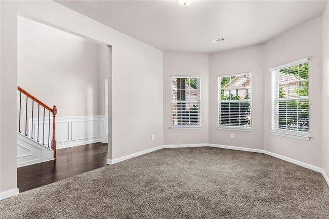 Building Photo - 419 Live Oak Pass