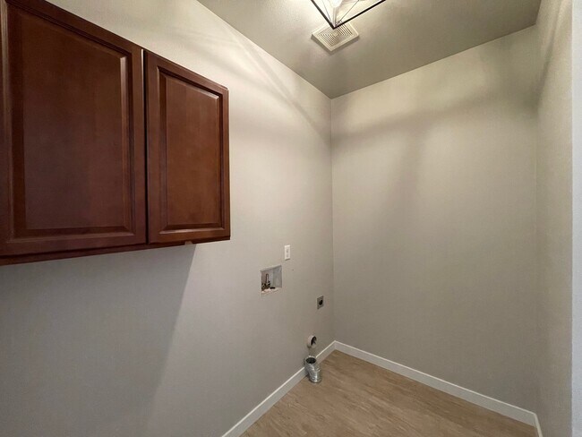 Building Photo - 3882 Malott Pl SE