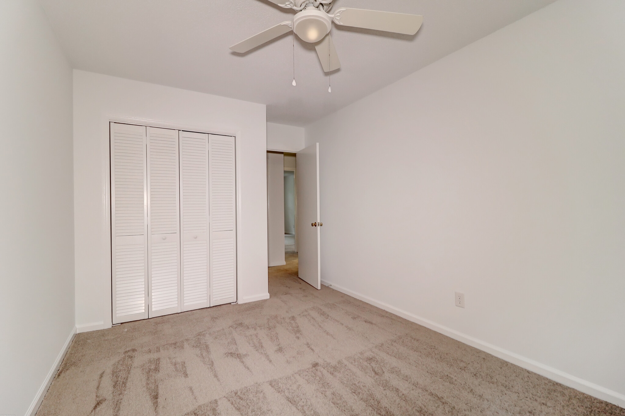 Building Photo - 1618 Poinsettia Rd