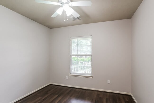 Building Photo - 11303 Northam Dr