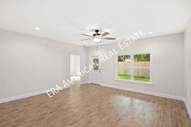 Building Photo - 727 Fairview Dr