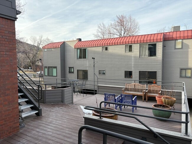 Building Photo - Completely Renovated 3 Bed 2 Bath Condo Downtown Pearl.  Brand New Interior!