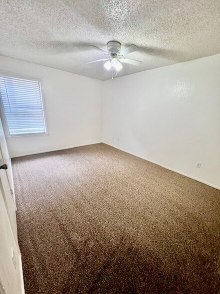 Building Photo - 475 Industrial Dr W