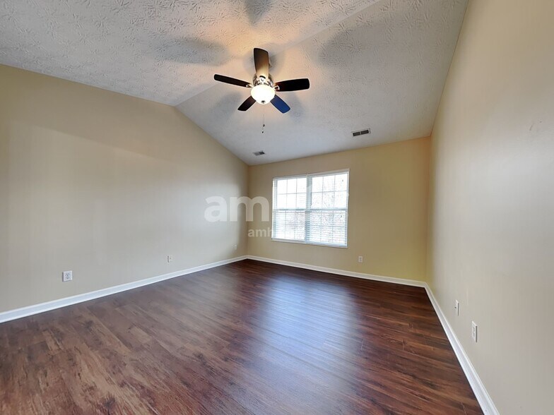 Building Photo - 6131 Pine Meadows Dr