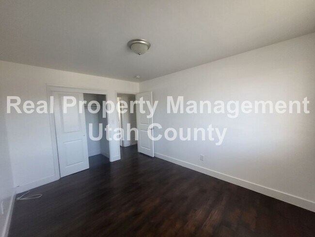 Building Photo - 1054 Ellen Cir