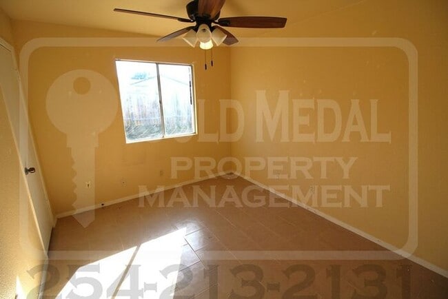 Building Photo - 2002 Sherman Dr