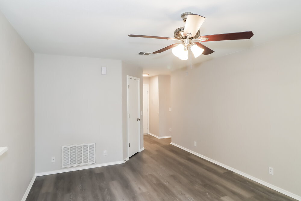 Building Photo - 304 Forsyth Ct