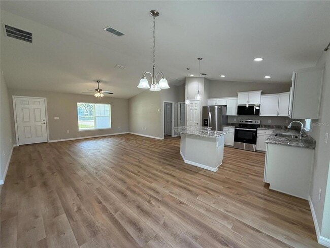 Building Photo - 10426 SW 133 Ave