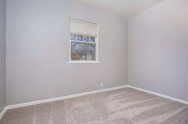 Building Photo - 1449 Quarry Ave NW