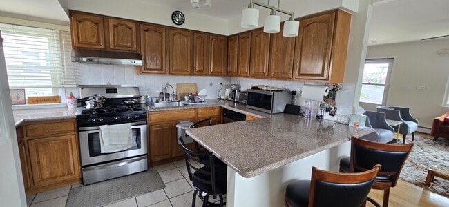 Building Photo - 35 Universal Ave