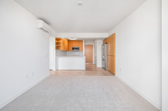 Building Photo - 2323