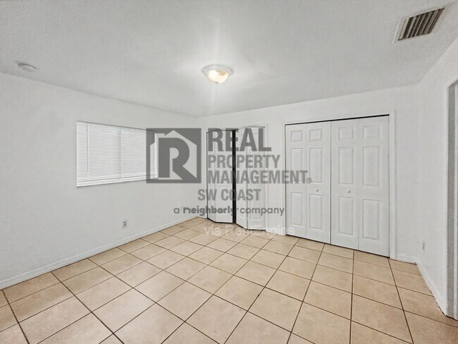 Building Photo - 127 John Ave S