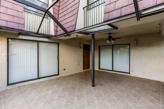 Building Photo - 7789 Courtyard Run W