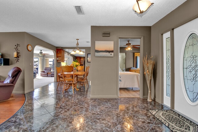 Building Photo - 4274 Gillot Blvd