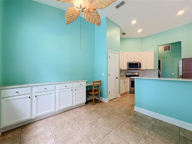 Building Photo - 2947 Majestic Isle Dr