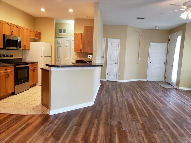 Building Photo - 3658 Oakdale Cir