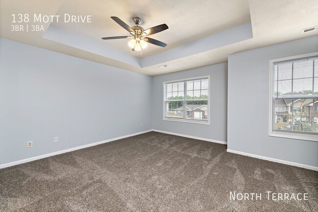 Building Photo - 138 Mott Dr