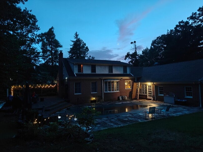 Building Photo - 5975 Old Washington Rd