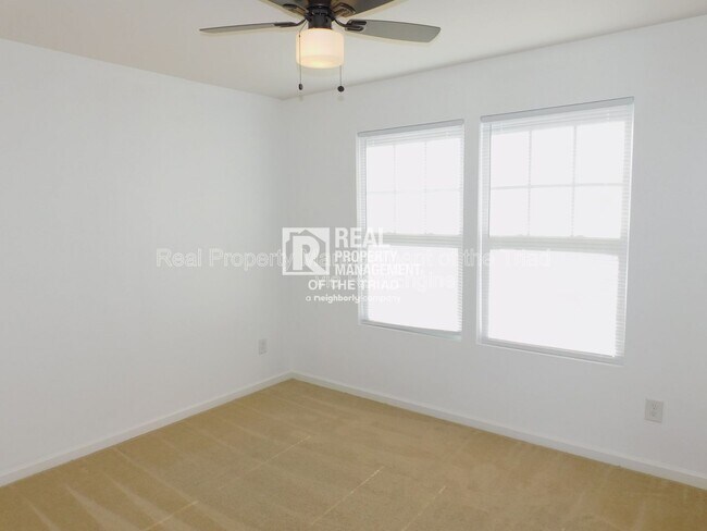 Building Photo - 5013 Red Poll Dr