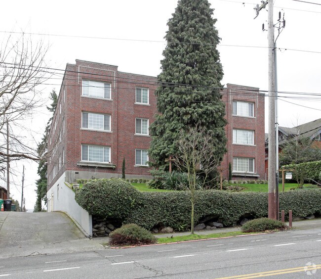 Primary Photo - Killarney Apartments