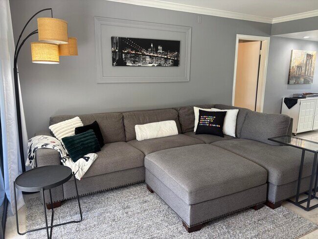 Building Photo - 1705 Presidential Way