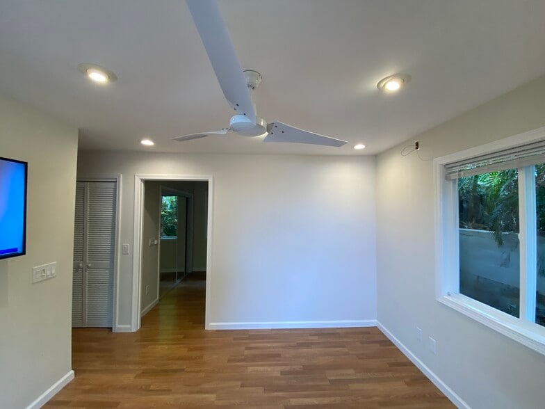 Living Room facing bedroom. - 3708A Claudine St