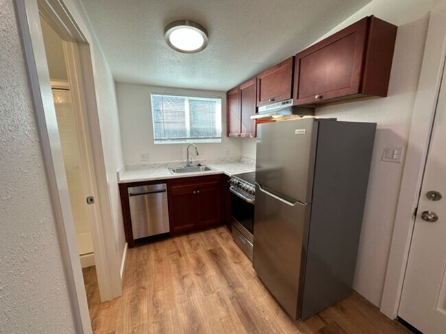 Building Photo - 2020 Brommer St