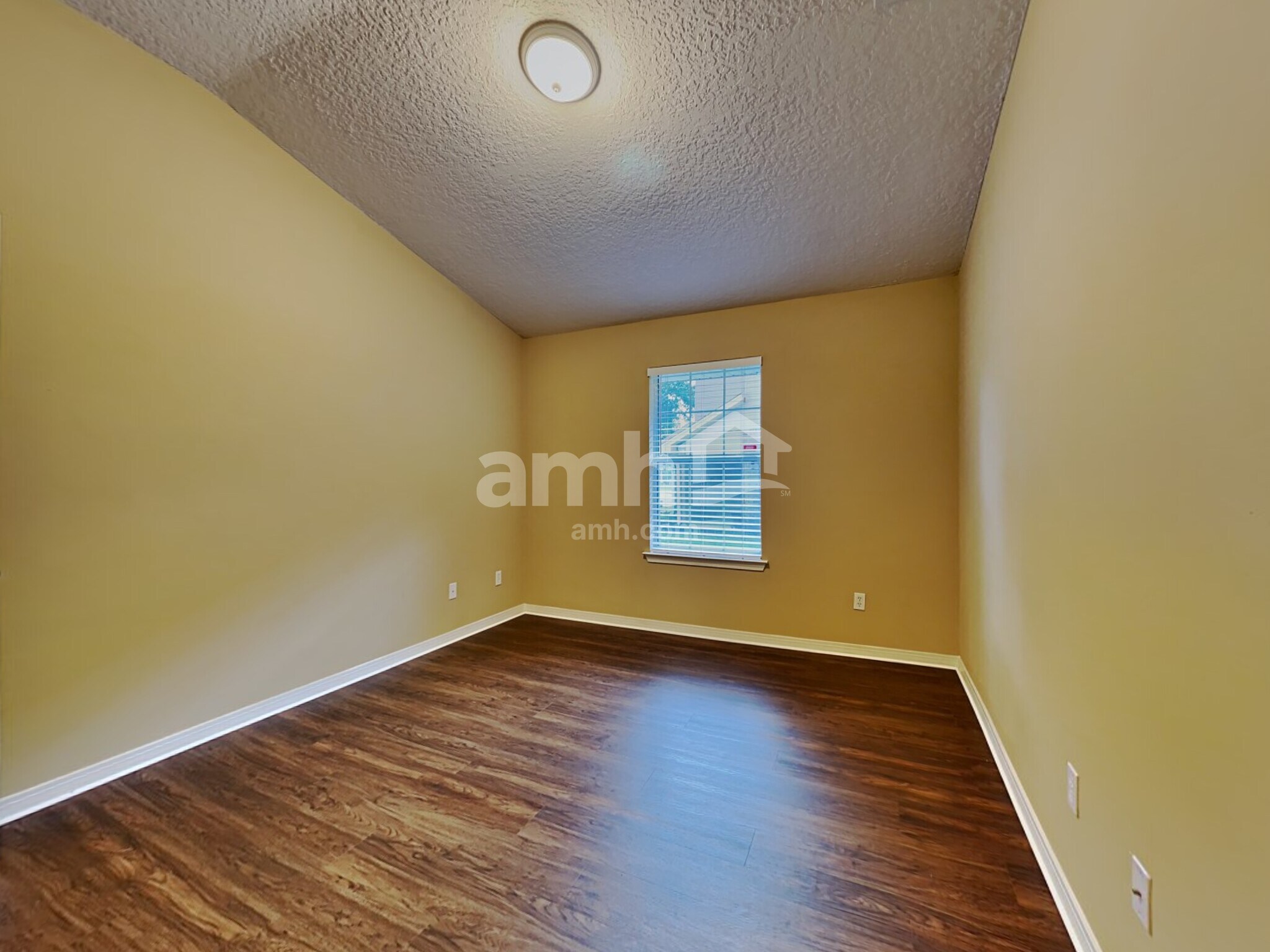 Building Photo - 2091 Cherokee Cove Trl