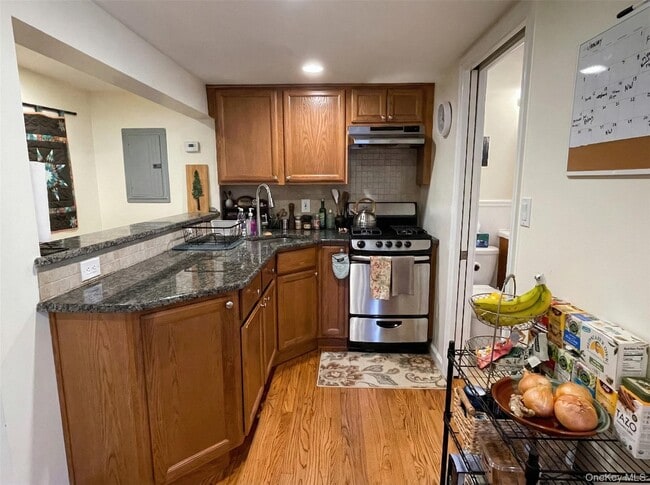 Building Photo - 14 Central Ave N