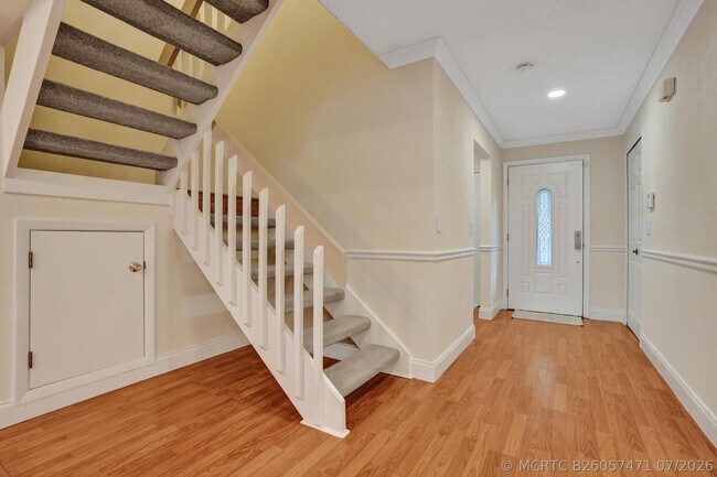 Building Photo - 635 Northshore Dr