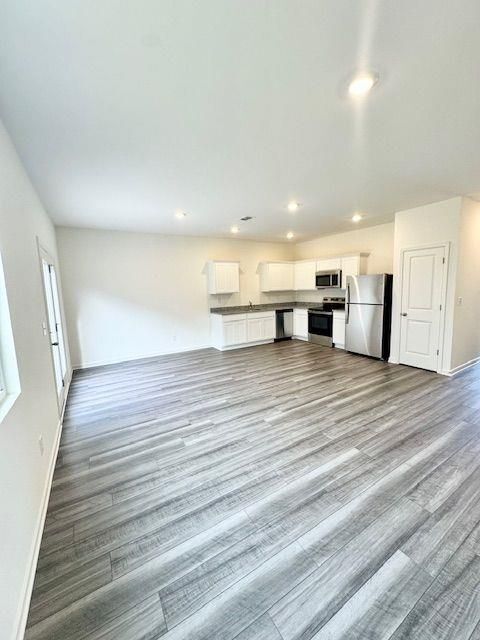 Building Photo - 502 Robson Dr