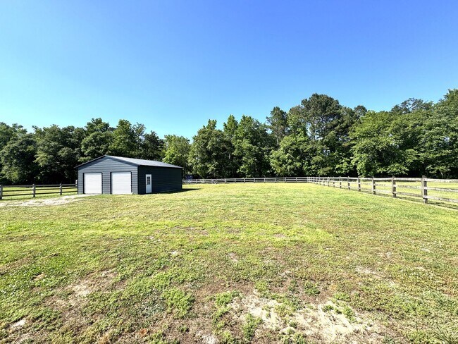 Building Photo - Comfort, Charm & Room for Everything You Love!