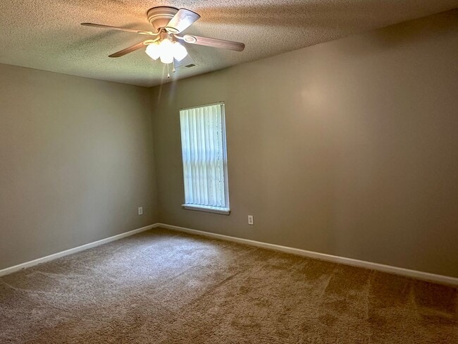 Building Photo - 5091 Ballantine Dr