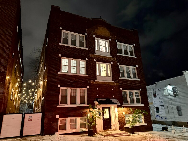 Building Photo - 1384 W 83rd St