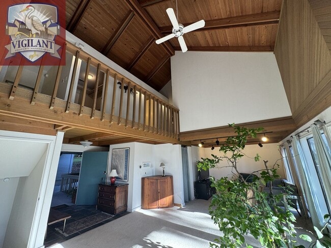 Building Photo - Amazing Furnished 4 bedroom home