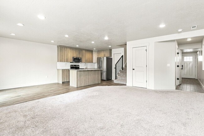 Building Photo - 6511 S Liberty Way