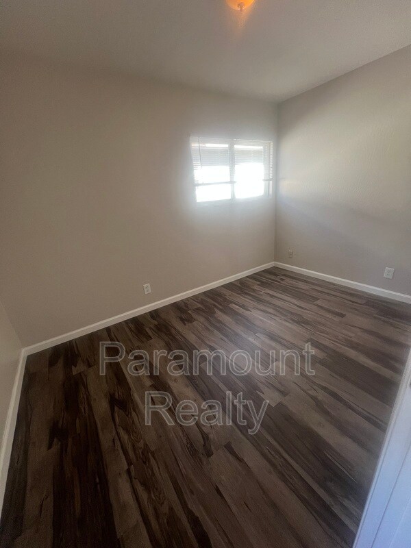 Building Photo - 25684 Spring Dr