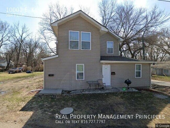 Primary Photo - Spacious, Single-Level Townhouse Stunner!