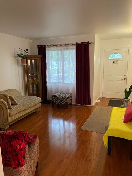 Building Photo - 54 N Walbridge Ave