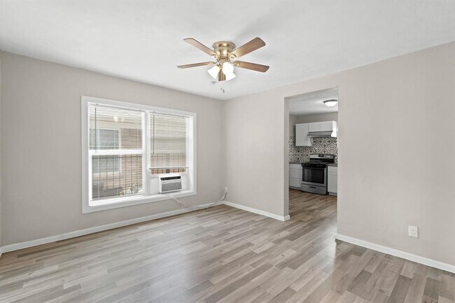 Building Photo - 523 Henke St